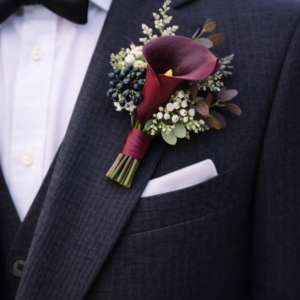 סיכת פרחים לדש לחתן קסם