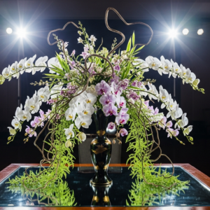 סידור שולחן פרחים מגע פראי