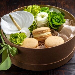 מארז פרחים ועוגיות הדר